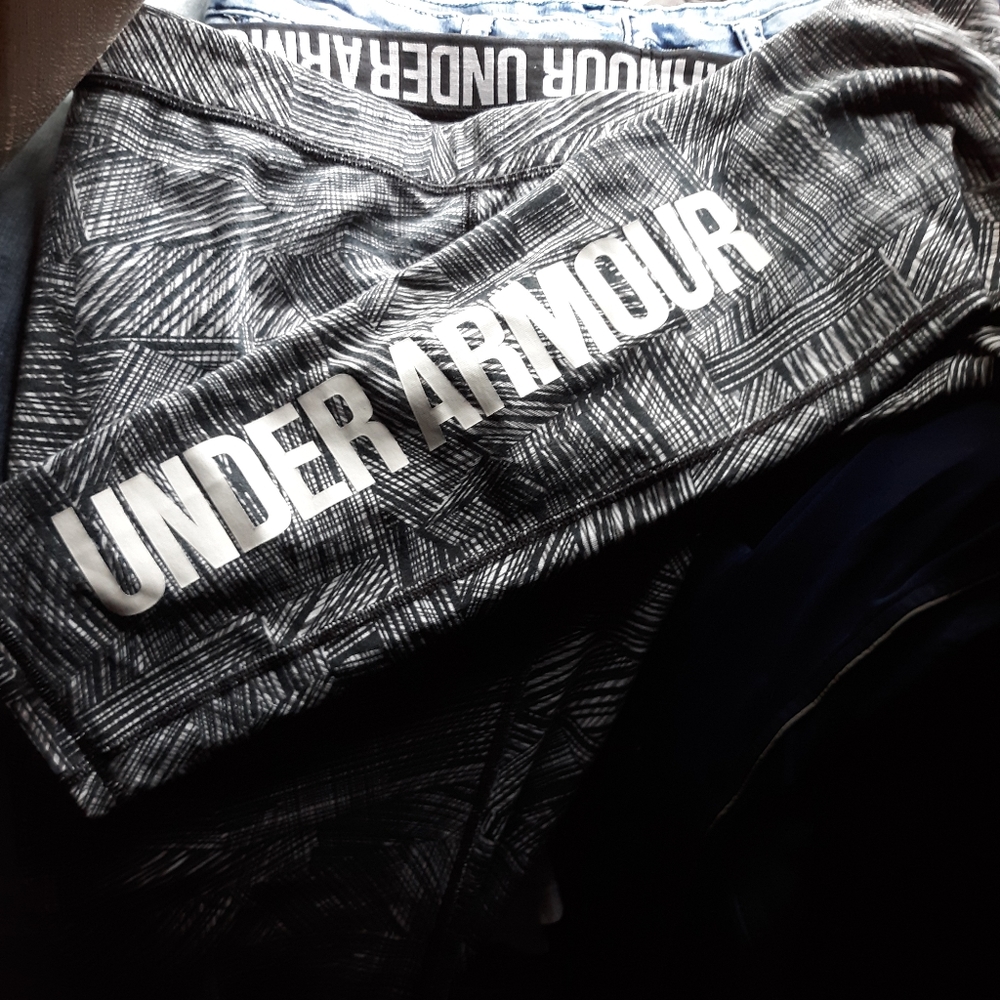 Lg under armour leggings womens running pants.
